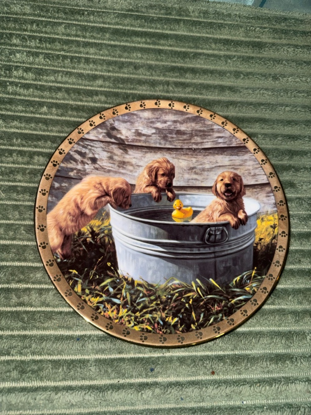 Round Green Puppy Bath Wall Plaque - Decorative Home Art